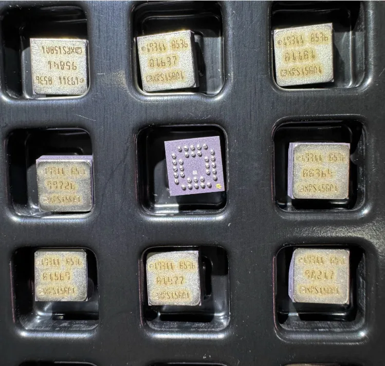 ADXR150ABG CSPBGA32 однокристальный гироскоп со скоростью яиц IC чип интегральная схема новый оригинальный
ADXR150ABG CSPBGA32 однокристальный гироскоп со скоростью яиц IC чип интегральная схема новый оригинальный