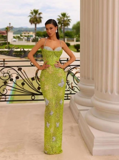 2024 New Fashion Fluorescent Yellow Chest Wrap Sequin Butterfly Pattern Halter Waist Waist Slimming Sexy Dress
2024 New Fashion Fluorescent Yellow Chest Wrap Sequin Butterfly Pattern Halter Waist Waist Slimming Sexy Dress