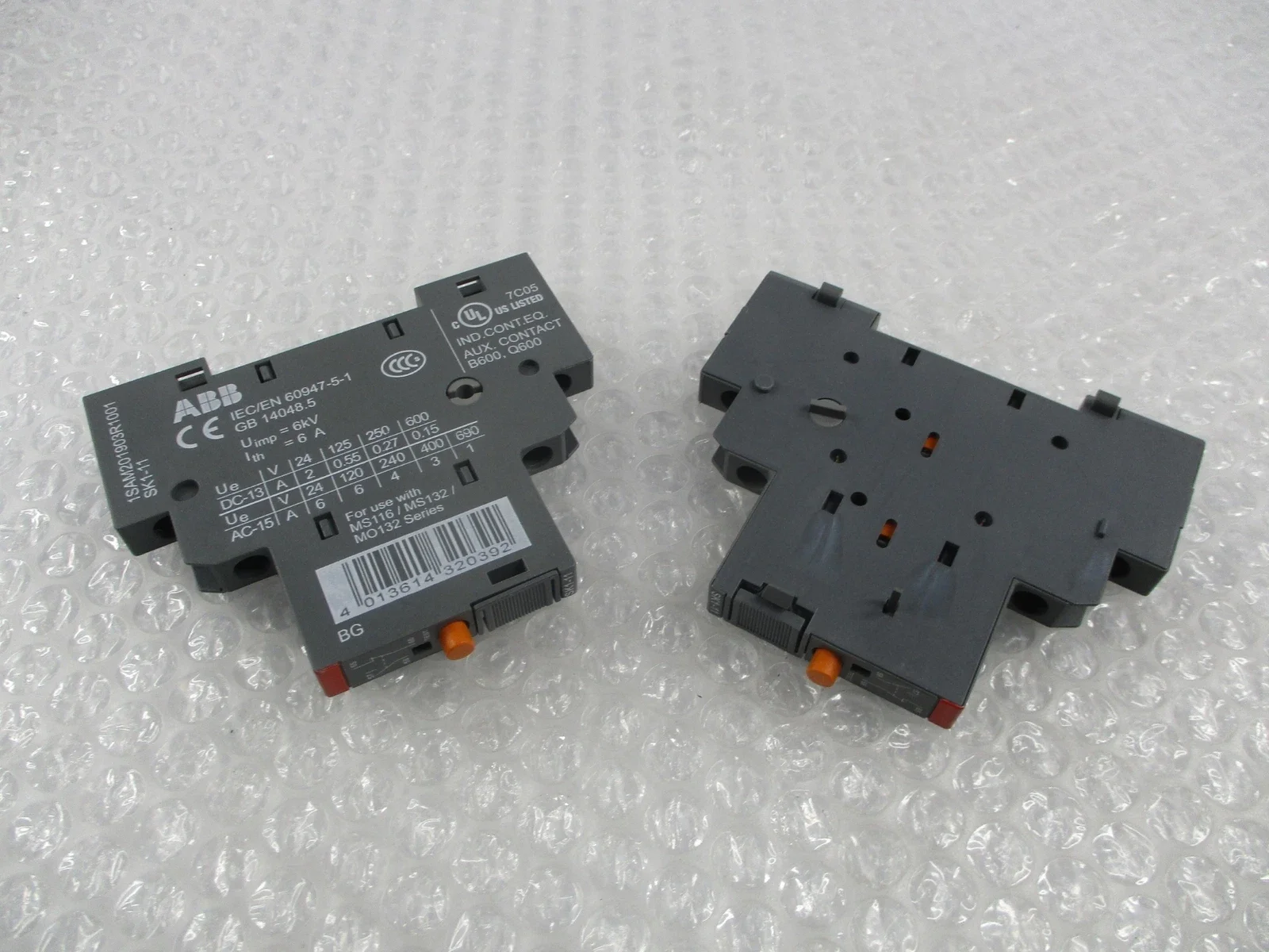 2 pcs SK1-11 82301002 1SAM201903R1001 Signaling Contact 1 NO + 1 NC
2 pcs SK1-11 82301002 1SAM201903R1001 Signaling Contact 1 NO + 1 NC