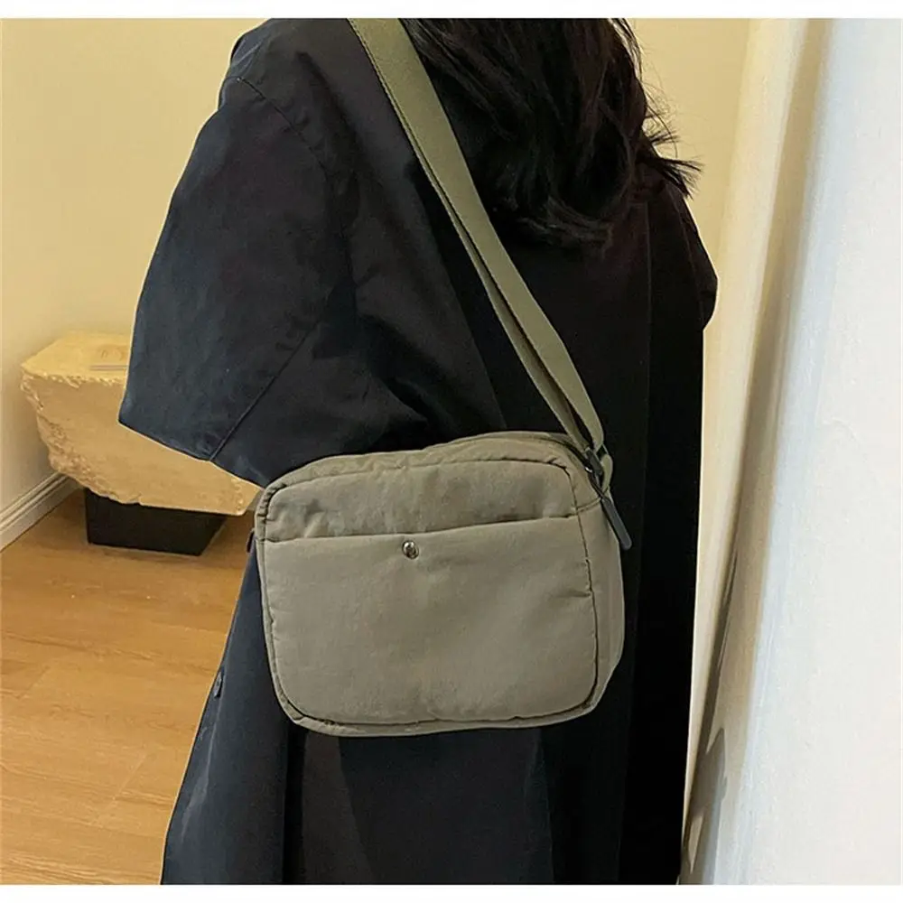 Casual Solid Color Shoulder Messenger Bags Large Capacity Lightweight Quilted Tote Bag Soft Cloth Puffy Handbags for Women Girls
Casual Solid Color Shoulder Messenger Bags Large Capacity Lightweight Quilted Tote Bag Soft Cloth Puffy Handbags for Women Girls