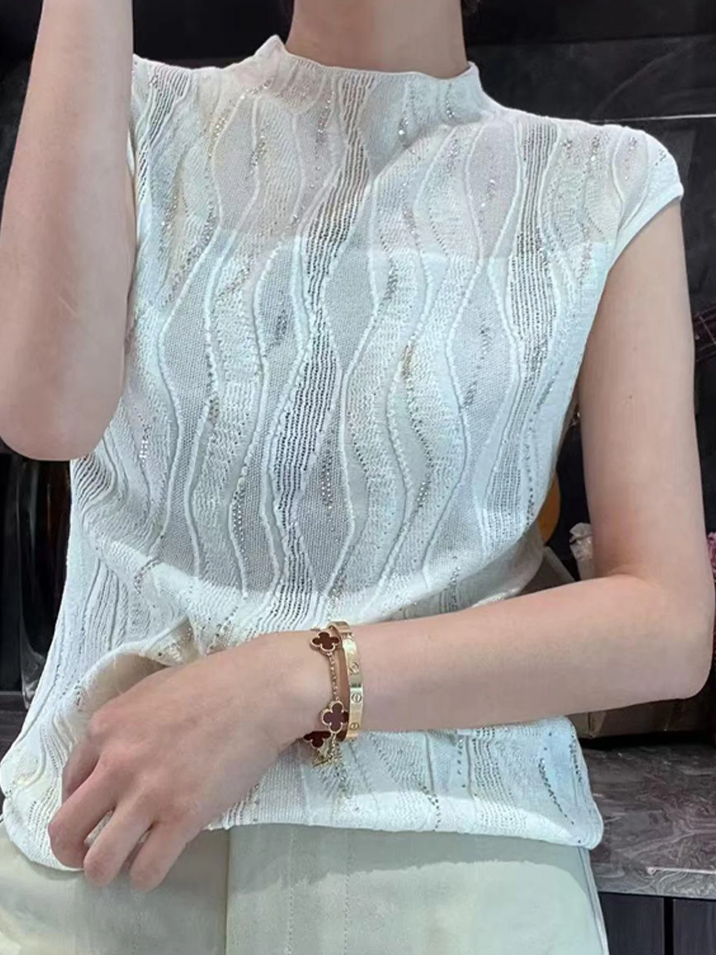 Ice Silk Knitted Top Diamond Embedded Casual ort Sve Overhead Design Summer Faion Slimming Straight Cut Korean Sle
Ice Silk Knitted Top Diamond Embedded Casual ort Sve Overhead Design Summer Faion Slimming Straight Cut Korean Sle