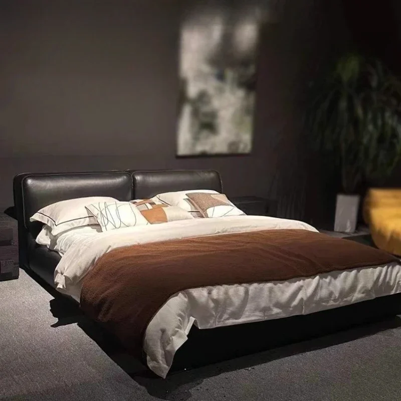Minimal large black cow double bed master bedroom black leather bed 1.8 meters large bag bedroom
Minimal large black cow double bed master bedroom black leather bed 1.8 meters large bag bedroom