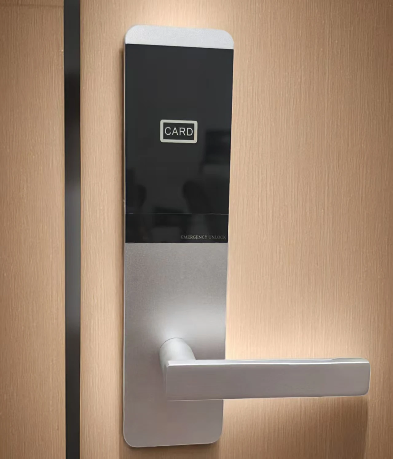 Aluminum Alloy Electronic RFID Card Lock Smart Door Lock for Hotel Apartments
Aluminum Alloy Electronic RFID Card Lock Smart Door Lock for Hotel Apartments