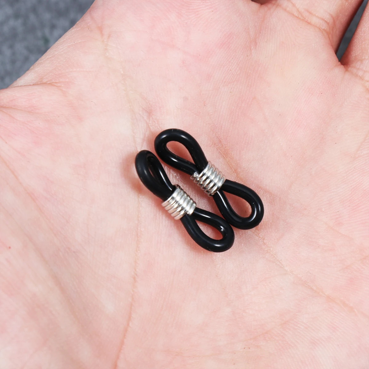 100pcs Eyeglasses Chain Silicone Ring Metal Coil Adjustable Non Slip Glasses Strap Temple Tips Cord Tieing Jewelry Accessories
100pcs Eyeglasses Chain Silicone Ring Metal Coil Adjustable Non Slip Glasses Strap Temple Tips Cord Tieing Jewelry Accessories