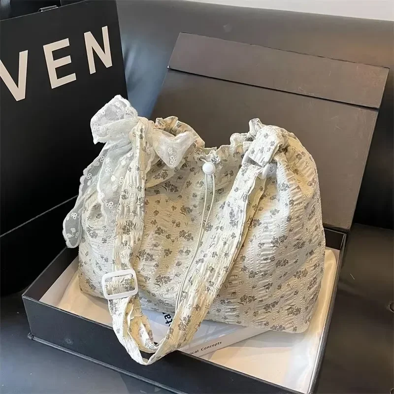 Floral Nylon 2025 Hot Selling Shoulder Bag Solid Large Capacity Versatile Fashion Crossbody Bag Soft Lightweight Trendy Handbag
Floral Nylon 2025 Hot Selling Shoulder Bag Solid Large Capacity Versatile Fashion Crossbody Bag Soft Lightweight Trendy Handbag