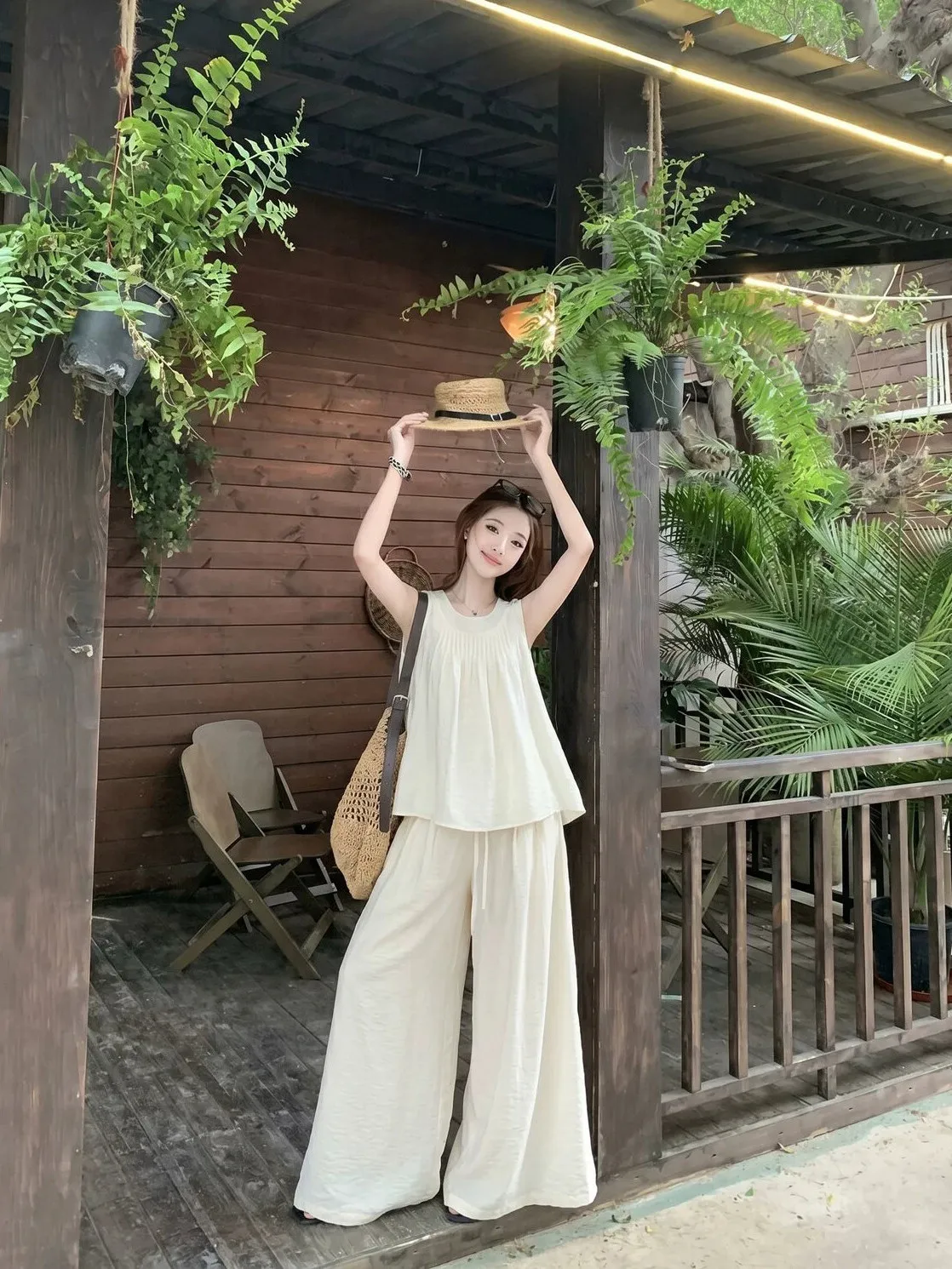 Casual Summer Women's Set Loose Wide Leg Pants Sleeveless Vest High Waist Belted Two Piece Outfit Comfortable Breathable Fashion
Casual Summer Women's Set Loose Wide Leg Pants Sleeveless Vest High Waist Belted Two Piece Outfit Comfortable Breathable Fashion