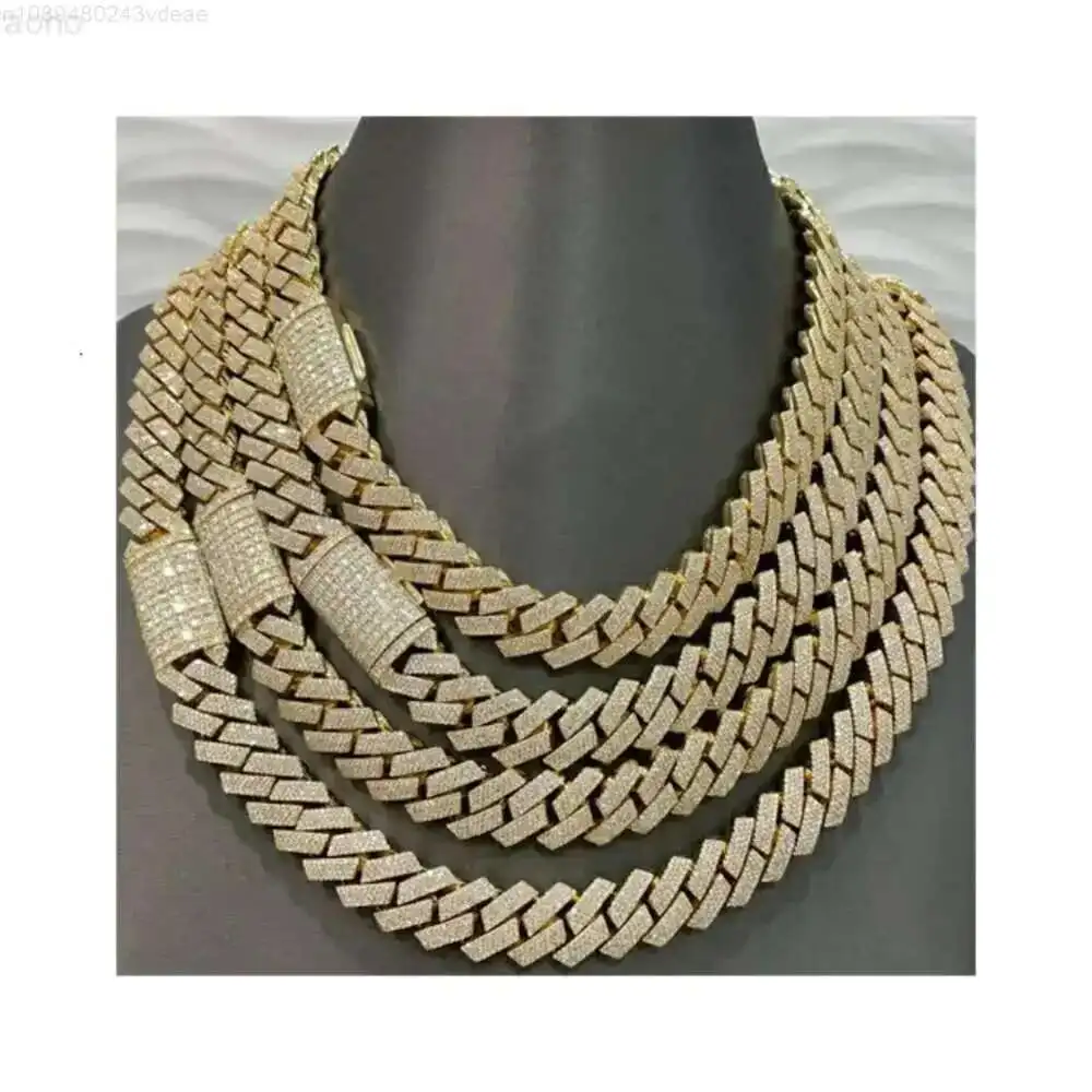 14mm 3 Row Miami Cuban Link Chain Vvs Moissanite Diamond Stubbed 925 Sterling Silver White Gold Plated 18-24 with Baguette Lock.
14mm 3 Row Miami Cuban Link Chain Vvs Moissanite Diamond Stubbed 925 Sterling Silver White Gold Plated 18-24 with Baguette Lock.