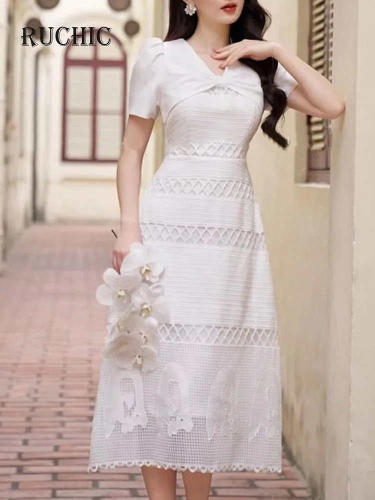 2024 Summer New Women's Fashion Dress V-neck Cross Patchwork Lace Embroidery Hollow Out Stack Waist Elegant Dresses
2024 Summer New Women's Fashion Dress V-neck Cross Patchwork Lace Embroidery Hollow Out Stack Waist Elegant Dresses
