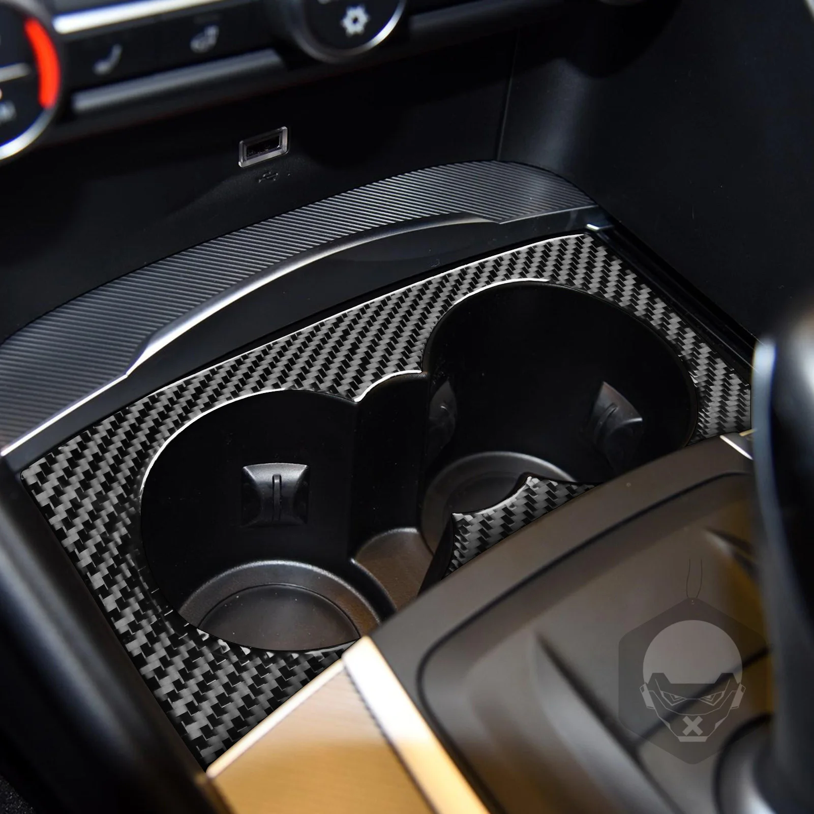 Carbon Fiber Center Console Cup Holder Panel Car Accessories Interior Cover Trim Modified Sticker For Alfa Romeo Giulia 2017—19
Carbon Fiber Center Console Cup Holder Panel Car Accessories Interior Cover Trim Modified Sticker For Alfa Romeo Giulia 2017—19
