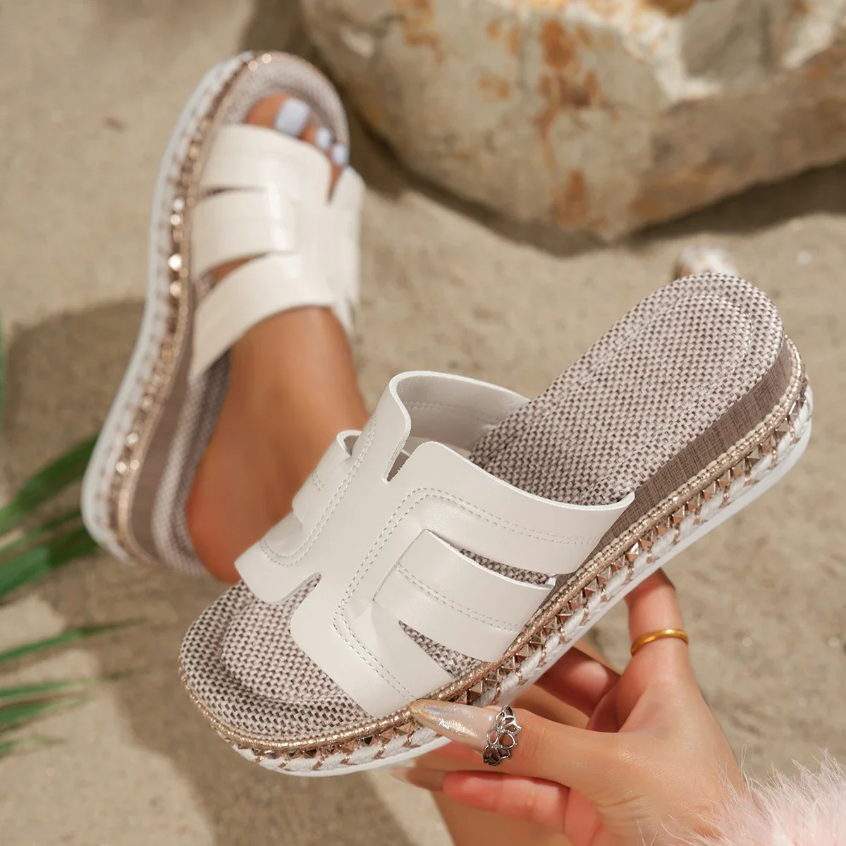 New Women Slippers Fashion Braided Straps Slippers Casual Solid Color Platform Flat Shoes Outdoor Walking Sandals Slides Women
New Women Slippers Fashion Braided Straps Slippers Casual Solid Color Platform Flat Shoes Outdoor Walking Sandals Slides Women