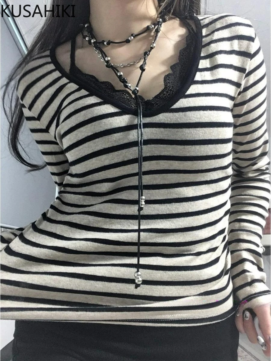 KUSAHIKI Lace Patchwork Lace Up Spicy Girl Sexy V-neck Striped Base Shirt with Long Sleeved Y2k Top for Women
KUSAHIKI Lace Patchwork Lace Up Spicy Girl Sexy V-neck Striped Base Shirt with Long Sleeved Y2k Top for Women