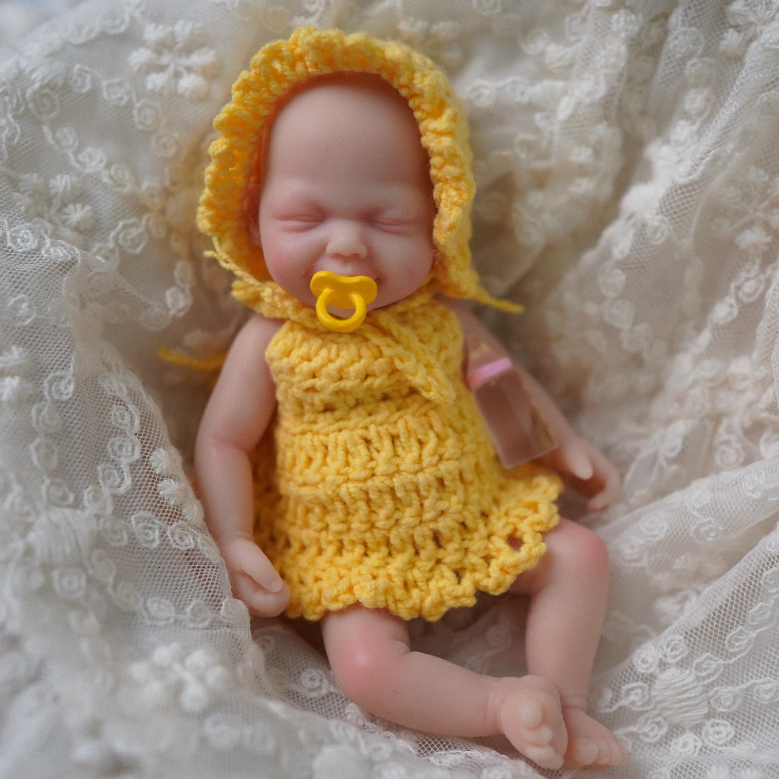 5.5" Micro Preemie Full Body Silicone 11.5cm Bady Doll Lifelike Mini Reborn Doll Surprice Children Anti-Stress
5.5" Micro Preemie Full Body Silicone 11.5cm Bady Doll Lifelike Mini Reborn Doll Surprice Children Anti-Stress