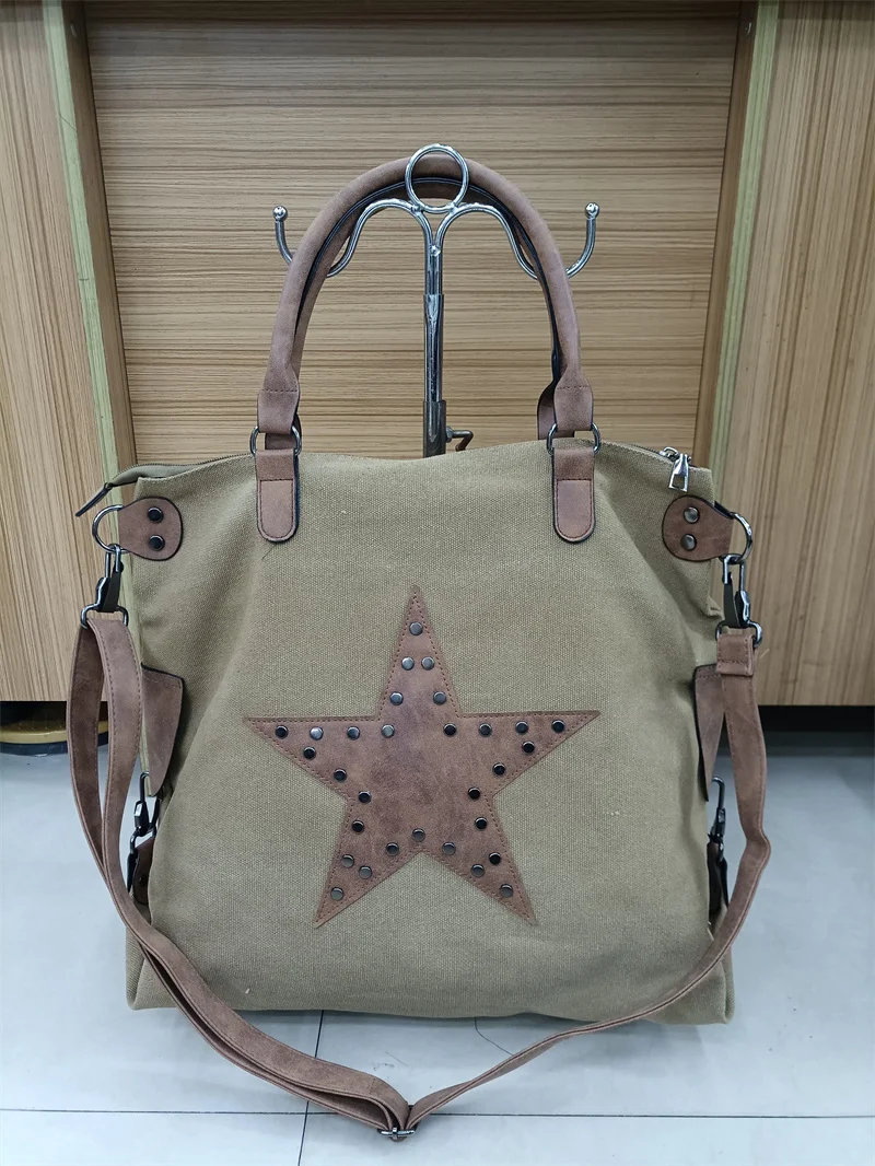 2025 High Quality Women Star Shoulder Bags Vintage Style Rivet Handbags Totes Large Size Cross Body Bags 2 Colors Drop Shipping
2025 High Quality Women Star Shoulder Bags Vintage Style Rivet Handbags Totes Large Size Cross Body Bags 2 Colors Drop Shipping