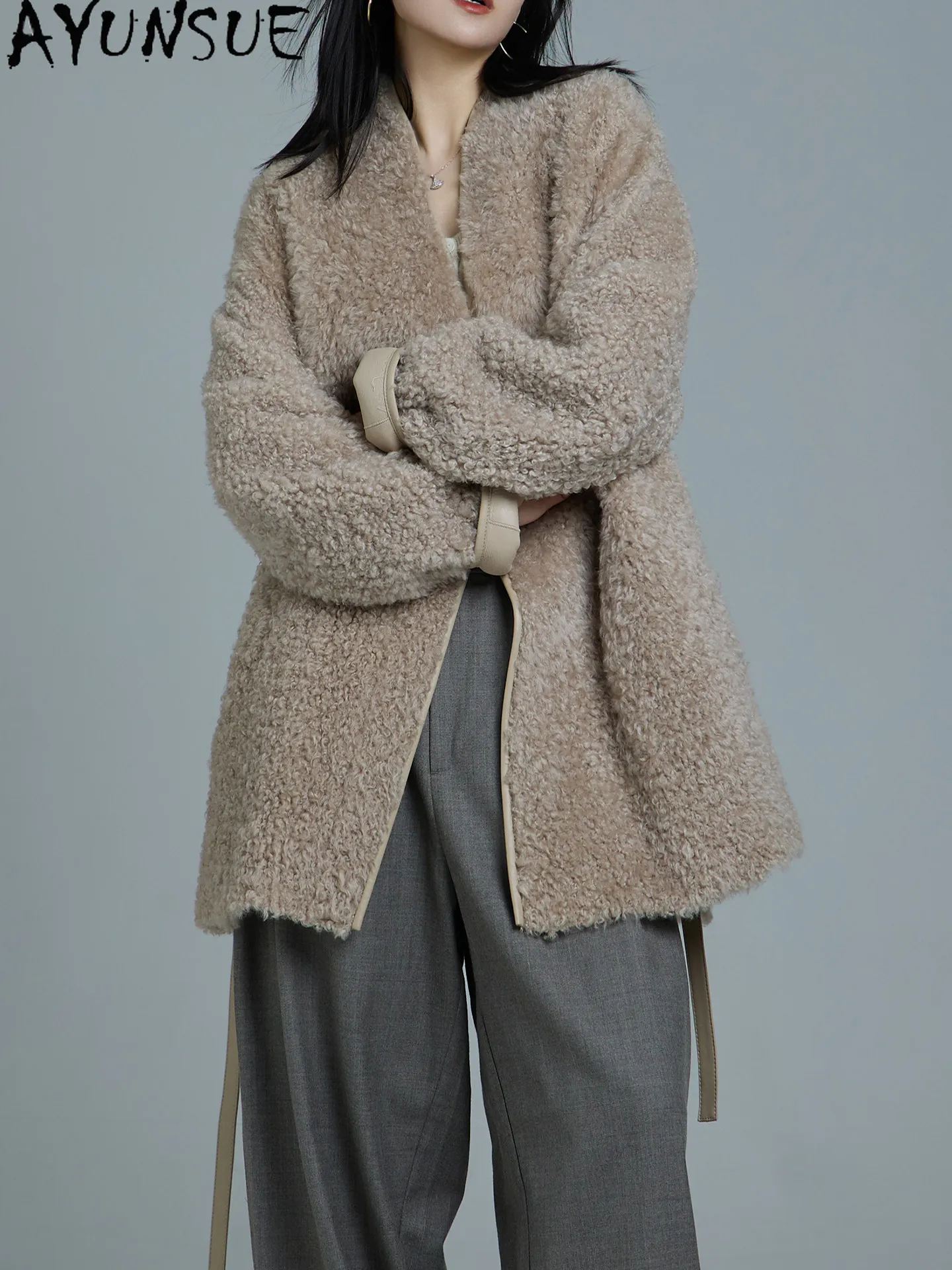 AYUNSUE Natural Sheep Fur Coat Woman Curly Wool Winter Clothes Mid-long Real Leather Jacket Women Fashion Loose Abrigos Mujer
AYUNSUE Natural Sheep Fur Coat Woman Curly Wool Winter Clothes Mid-long Real Leather Jacket Women Fashion Loose Abrigos Mujer