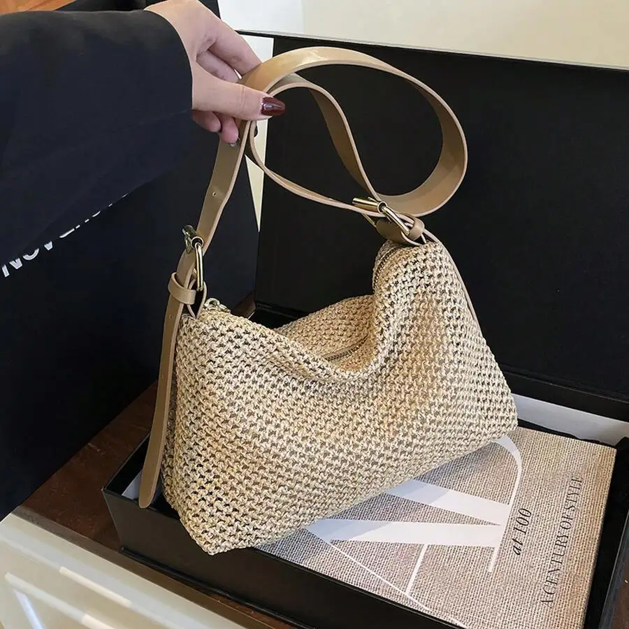 Woven Straw Shoulder Bag Large Capacity Crossbody Bag Casual Summer Handbag
Woven Straw Shoulder Bag Large Capacity Crossbody Bag Casual Summer Handbag