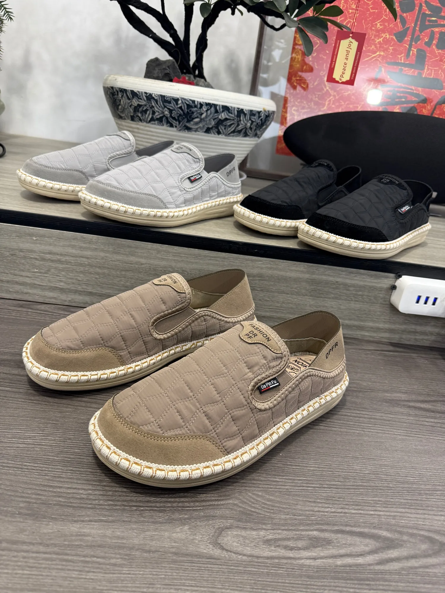 Fashionable Easy-To-Wear Ice Silk Fabric Slip-On Casual Shoes Soft Bottom Versatile Lazy Man's Shoes Comfortable All-Season L...
Fashionable Easy-To-Wear Ice Silk Fabric Slip-On Casual Shoes Soft Bottom Versatile Lazy Man's Shoes Comfortable All-Season L...