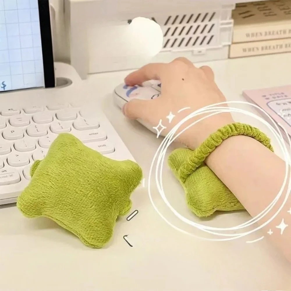 Многофункциональная подушка для запястья, защита для запястья мыши, повязка для волос, мягкая подушка для запястья, свободно подвижная подушка для рук для офисных работников и геймеров
Многофункциональная подушка для запястья, защита для запястья мыши, повязка для волос, мягкая подушка для запястья, свободно подвижная подушка для рук для офисных работников и геймеров