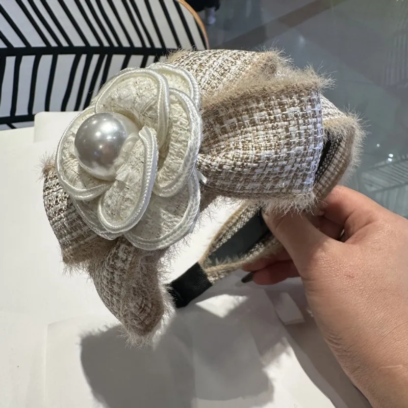 Elegant Camellia Flower Hair Bands for Women Girls Fabric Bow Temperament Headband Headwear Korean Hair Accessories
Elegant Camellia Flower Hair Bands for Women Girls Fabric Bow Temperament Headband Headwear Korean Hair Accessories