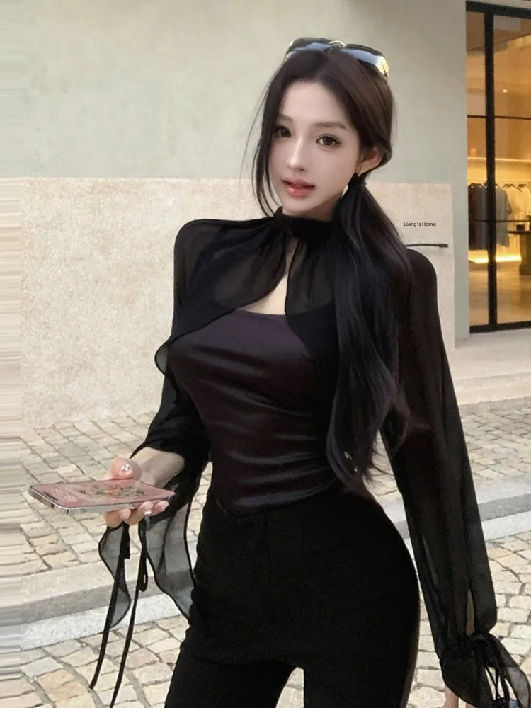 Retro Sexy Black Wrap Shoulder Chiffon Cloak Short Satin Inner Wear Tank Top Fashionable Two-Piece Set Women's Fashion
Retro Sexy Black Wrap Shoulder Chiffon Cloak Short Satin Inner Wear Tank Top Fashionable Two-Piece Set Women's Fashion