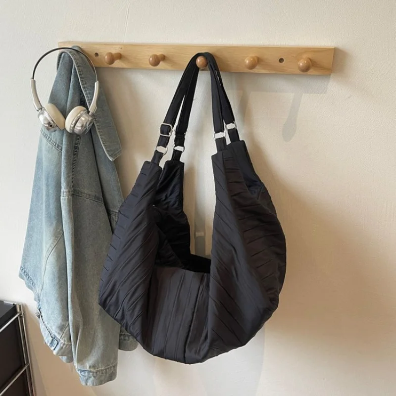 2025 New High-end Ladies Leather Hand Bag Luxury Brand Famous Designer Elegant Simple Paris
2025 New High-end Ladies Leather Hand Bag Luxury Brand Famous Designer Elegant Simple Paris