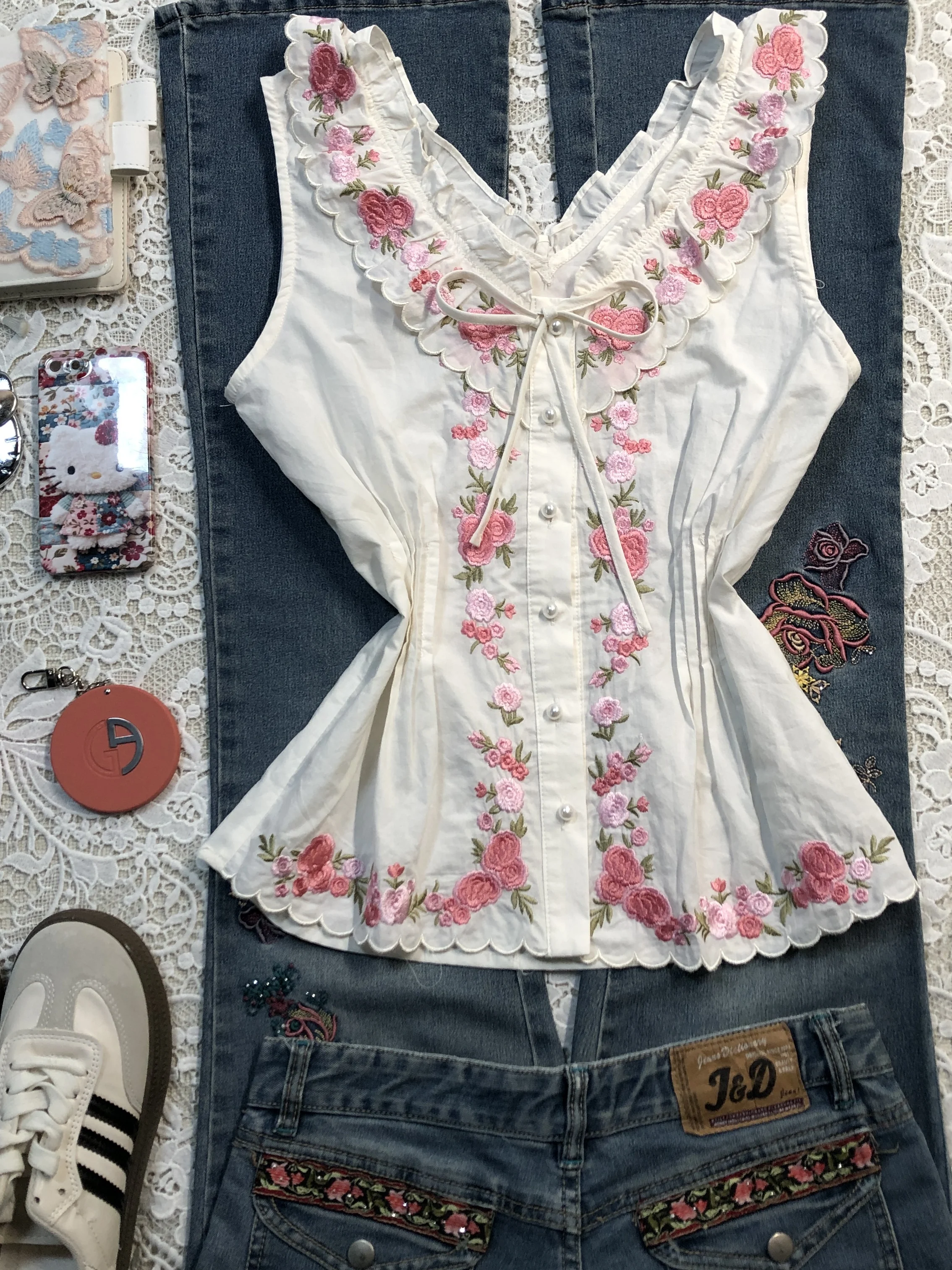 Princess Style Embroidered White Crop Top Women's Fashion Summer Vest Beautiful Strapless Cotton Blend Short Length Outerwear
Princess Style Embroidered White Crop Top Women's Fashion Summer Vest Beautiful Strapless Cotton Blend Short Length Outerwear