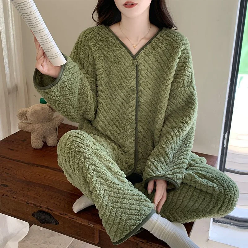 Женские пижамы из кораллового флиса в лесном стиле, осенне-зимняя одежда для сна, новая модель, костюм, пижама на флисовой подкладке, утепленная фланелевая домашняя одежда
Женские пижамы из кораллового флиса в лесном стиле, осенне-зимняя одежда для сна, новая модель, костюм, пижама на флисовой подкладке, утепленная фланелевая домашняя одежда