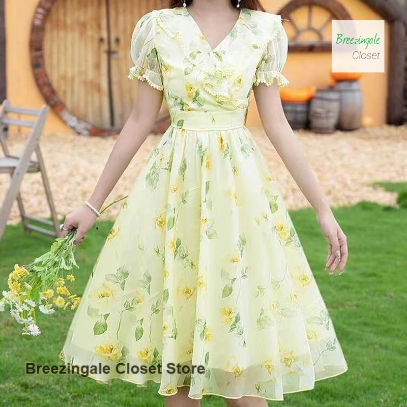 Yellow floral chiffon V-neck bubble sleeve dress female summer new fashion temperament casual waist A-line skirt beach dress
Yellow floral chiffon V-neck bubble sleeve dress female summer new fashion temperament casual waist A-line skirt beach dress