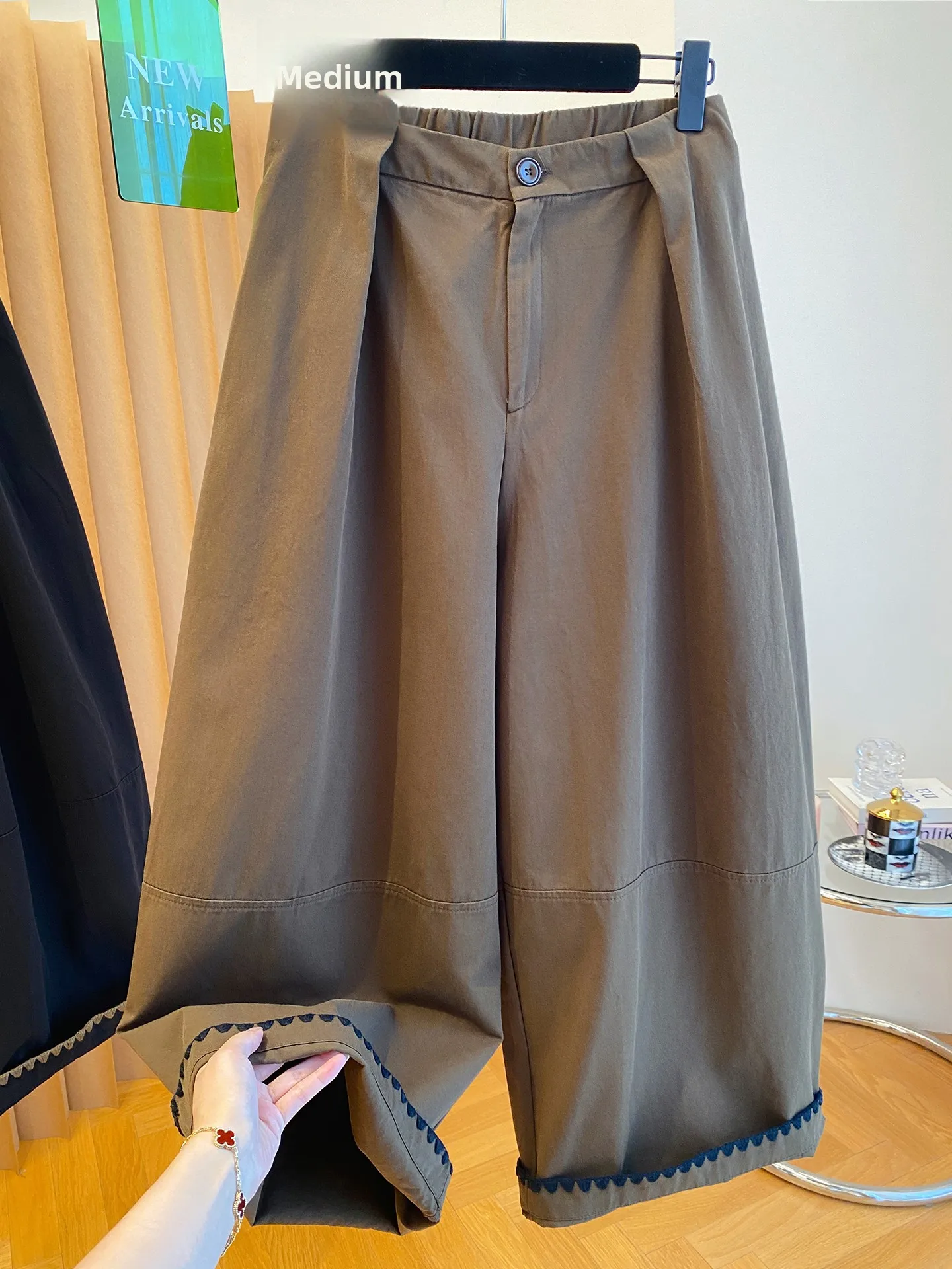 plus Size Women's Straight Leg Casual Trousers High Waist Wide Leg Pants Autumn Spring Slimming Effect Versatile Color Block
plus Size Women's Straight Leg Casual Trousers High Waist Wide Leg Pants Autumn Spring Slimming Effect Versatile Color Block