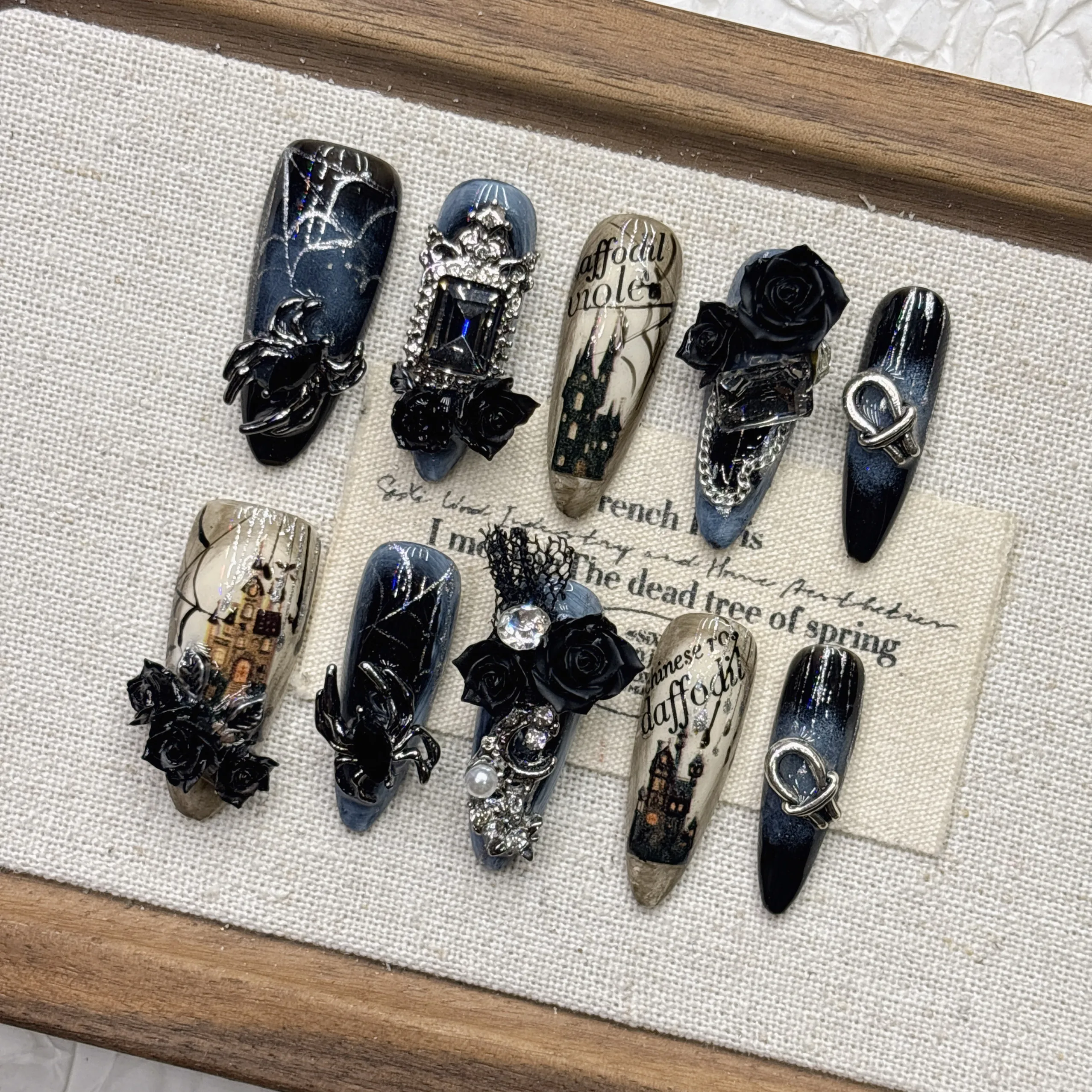 Gothic Dark Castle Handmade Press On Nails, Blue Black Cat Eye Spider Web Fake Nails With 3D Metal Spider Black Rose Rhinestone
Gothic Dark Castle Handmade Press On Nails, Blue Black Cat Eye Spider Web Fake Nails With 3D Metal Spider Black Rose Rhinestone