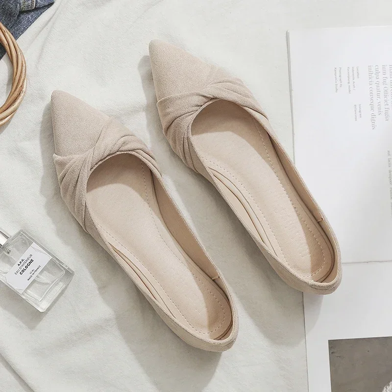 Модные женские балетки большого размера, новинка весны и осени 2025 года, повседневная женская обувь с острым носком и плоской подошвой
Модные женские балетки большого размера, новинка весны и осени 2025 года, повседневная женская обувь с острым носком и плоской подошвой