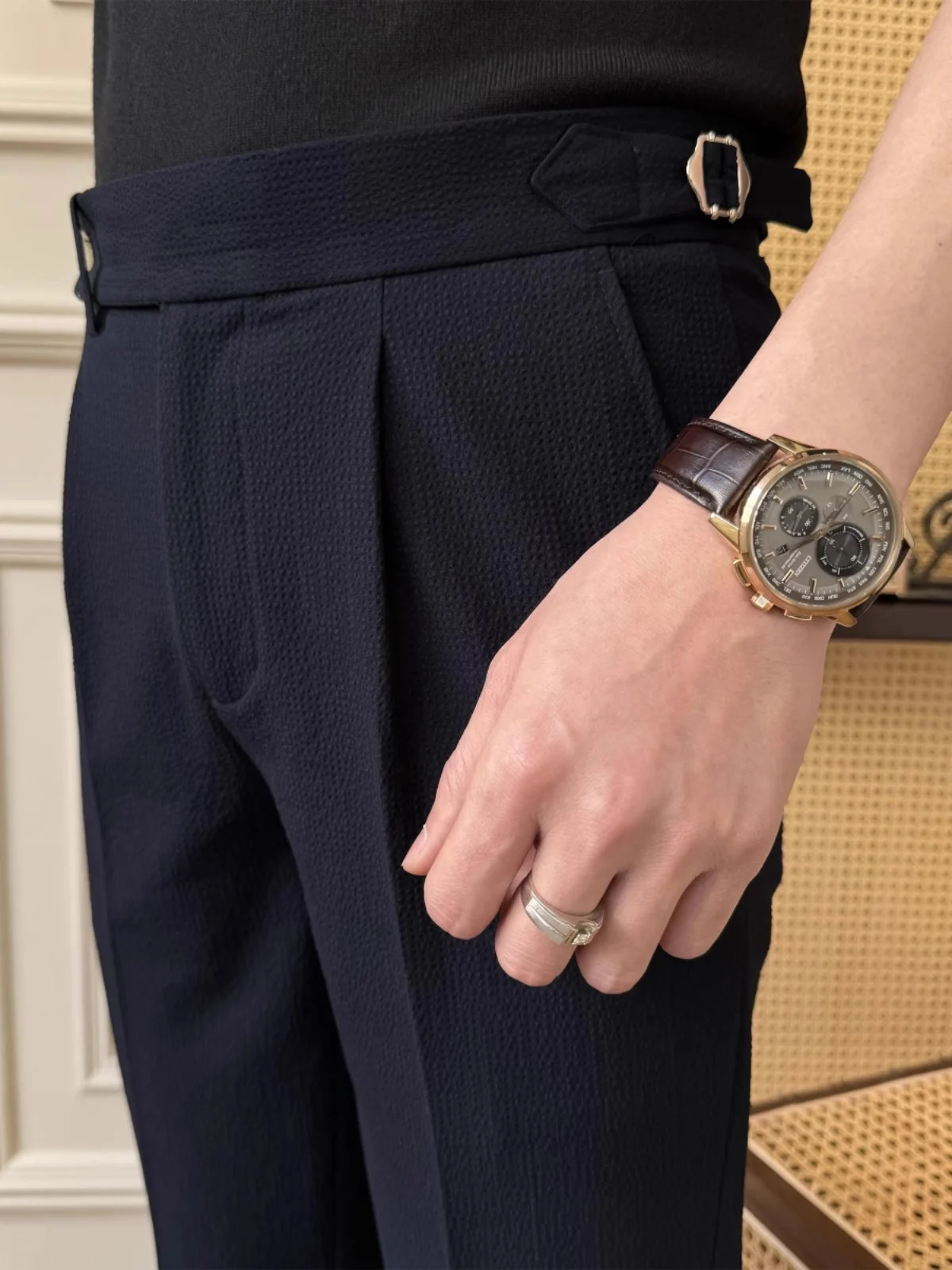 Мужские летние модные повседневные деловые брюки Slim Fit из ткани Bubble Cloth: трендовый молодежный стиль для отдыха и повседневной носки
Мужские летние модные повседневные деловые брюки Slim Fit из ткани Bubble Cloth: трендовый молодежный стиль для отдыха и повседневной носки