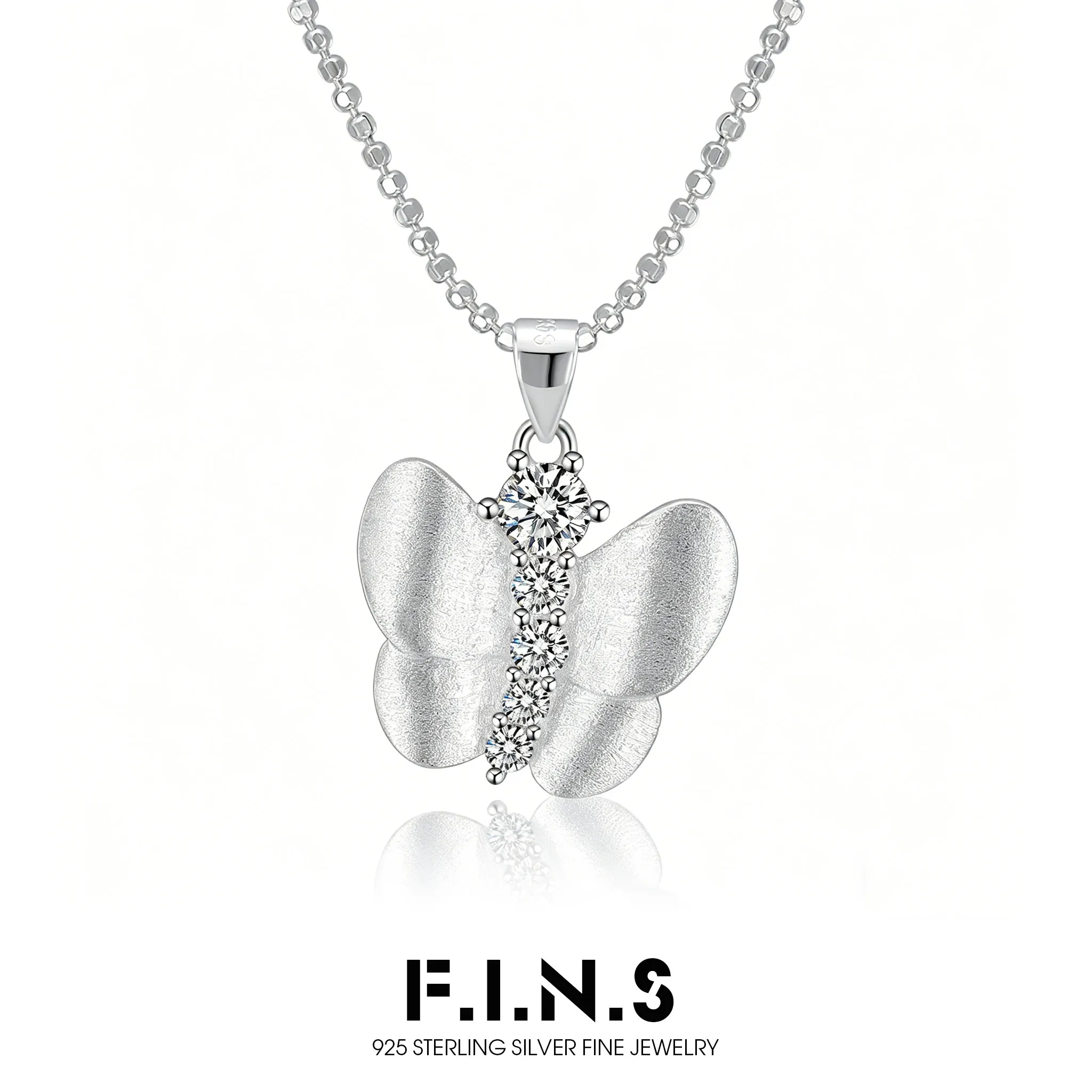 F.I.N.S 925 Sterling Silver Brushed Butterfly Necklace Women's Clavicle Chain Zircon Fashionable Minimalist Luxury Fine Jewelry
F.I.N.S 925 Sterling Silver Brushed Butterfly Necklace Women's Clavicle Chain Zircon Fashionable Minimalist Luxury Fine Jewelry