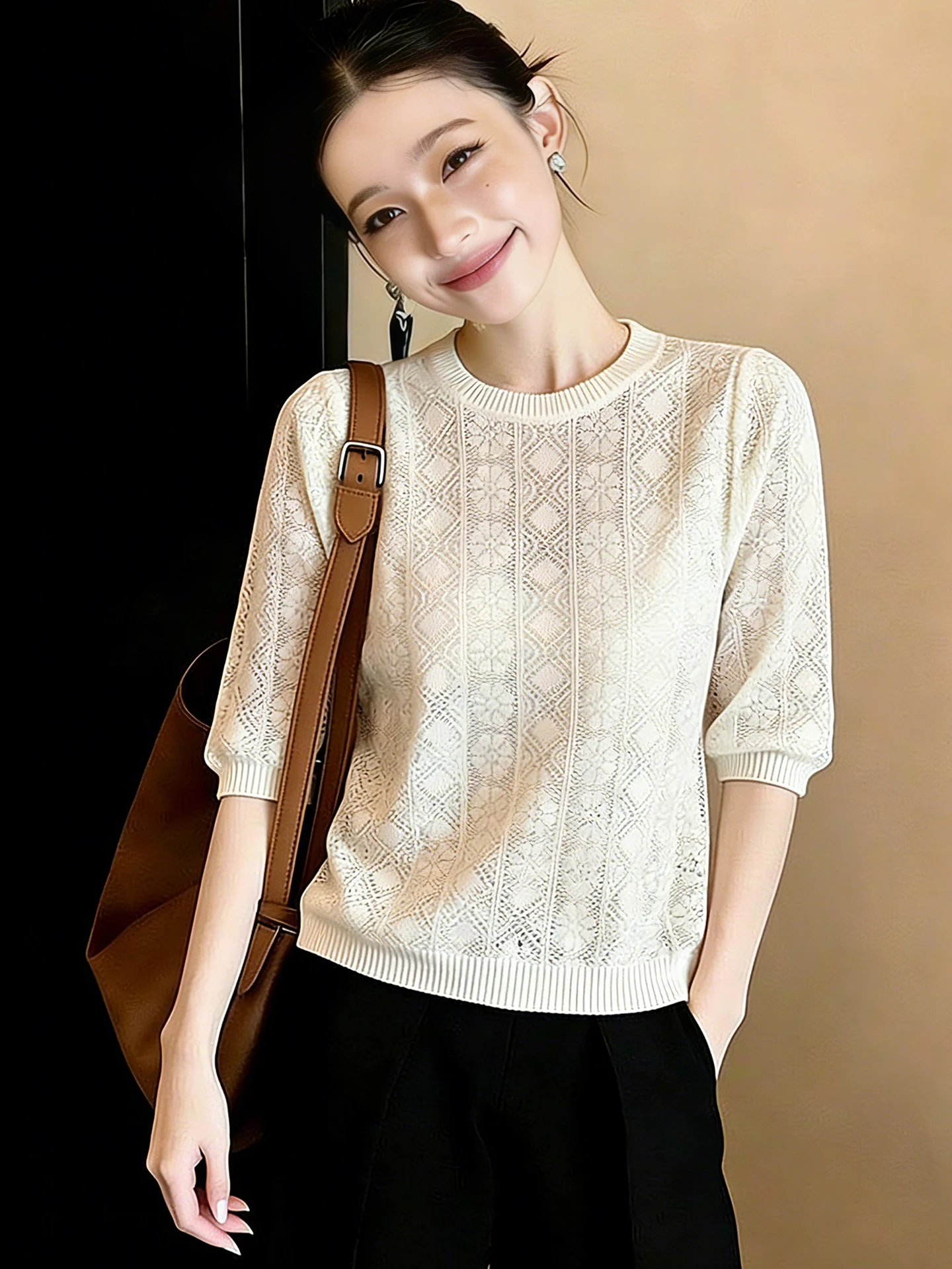 Unique Embroidered round Neck Knitted Top Short Sleeve Skin-friendly Fashionable Summer Casual Loose Fit Soft Knitwear
Unique Embroidered round Neck Knitted Top Short Sleeve Skin-friendly Fashionable Summer Casual Loose Fit Soft Knitwear