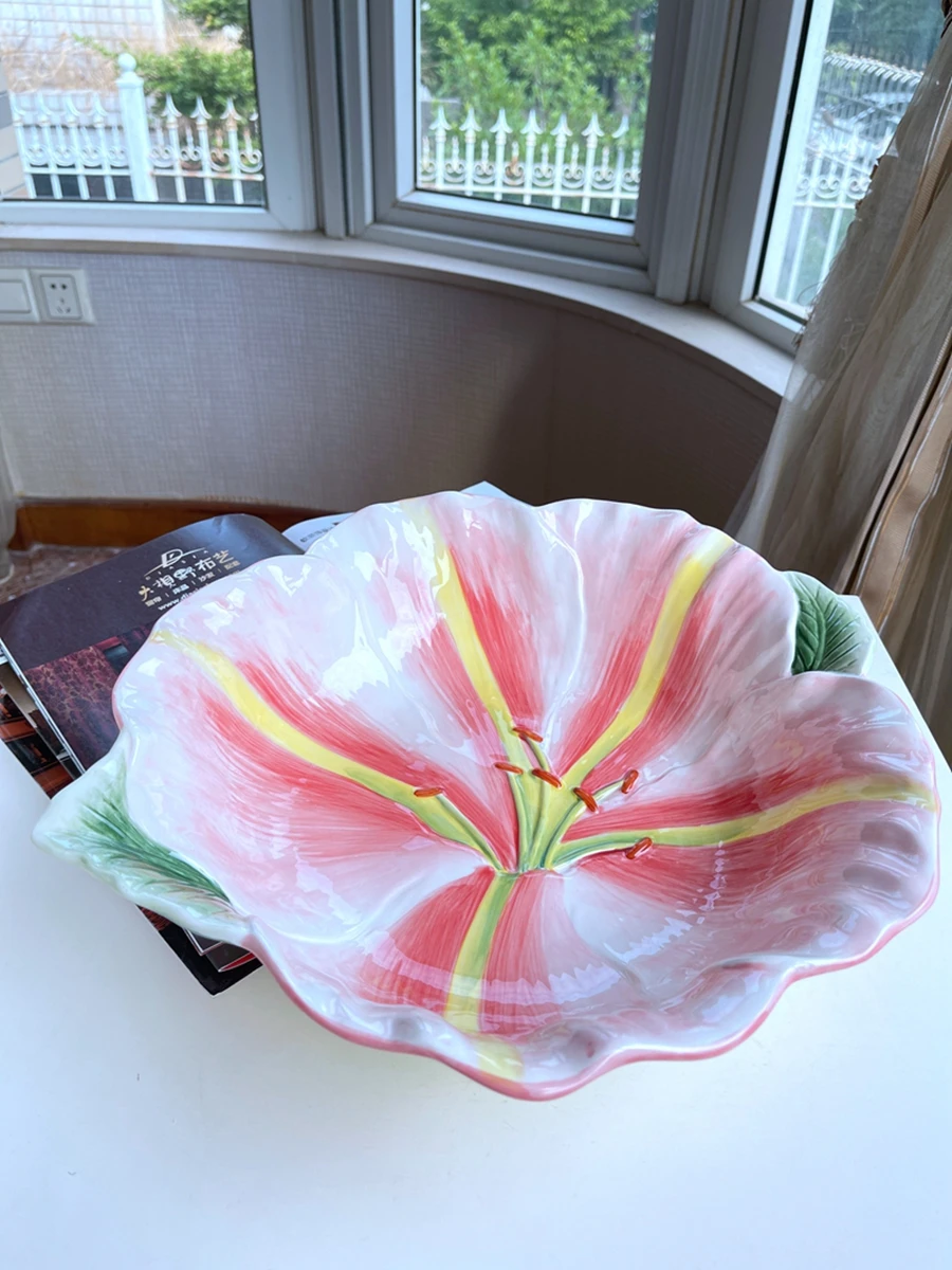 New Lily Ceramic Flower Shape Fruit Bowl European Large Tea Table Decoration Creative
New Lily Ceramic Flower Shape Fruit Bowl European Large Tea Table Decoration Creative