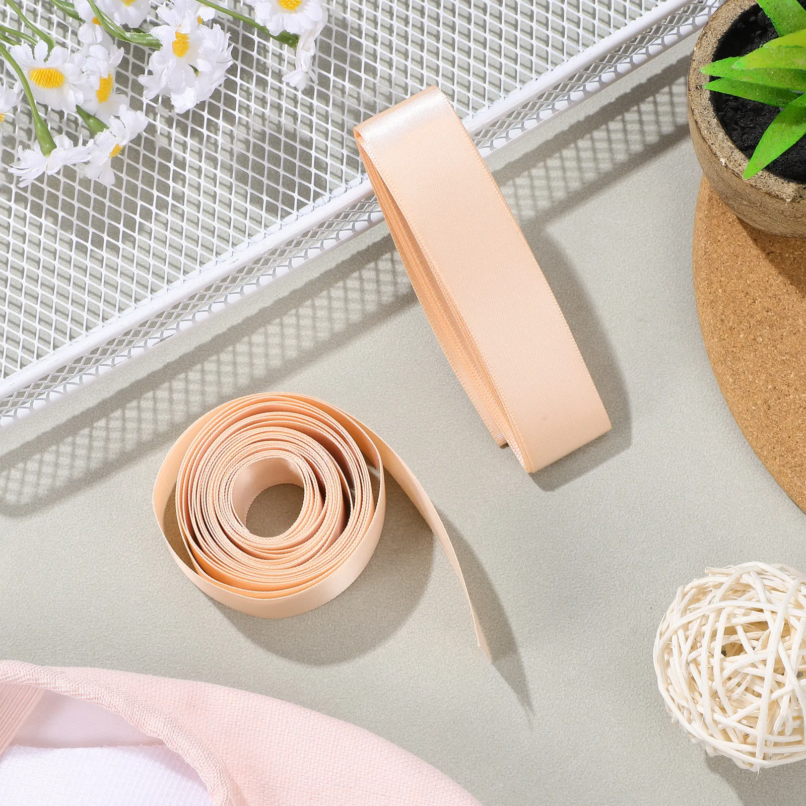 2Pcs Colored Satin Pointe Shoe Ribbon Wide Flat Shoe Ribbon for Ballet Dance Shoes Comfortable Secure Fit Protection for Feet
2Pcs Colored Satin Pointe Shoe Ribbon Wide Flat Shoe Ribbon for Ballet Dance Shoes Comfortable Secure Fit Protection for Feet