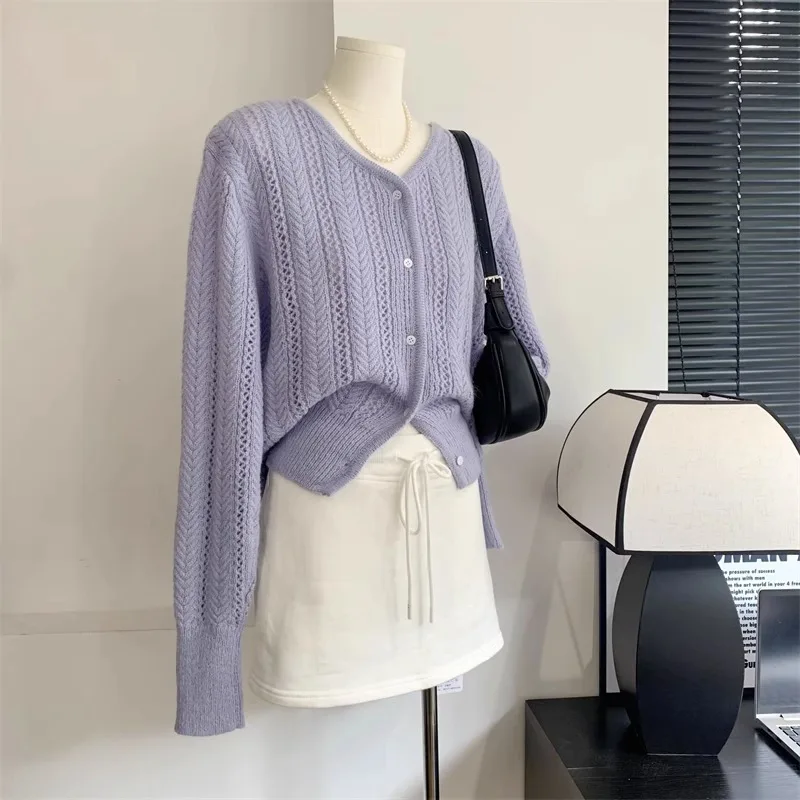 2025 Knitted Korean Women Sweet Mohair Short Cardigan Top Sweater Knitted Purple Mohair V-neck for Women Hollow Out Design
2025 Knitted Korean Women Sweet Mohair Short Cardigan Top Sweater Knitted Purple Mohair V-neck for Women Hollow Out Design