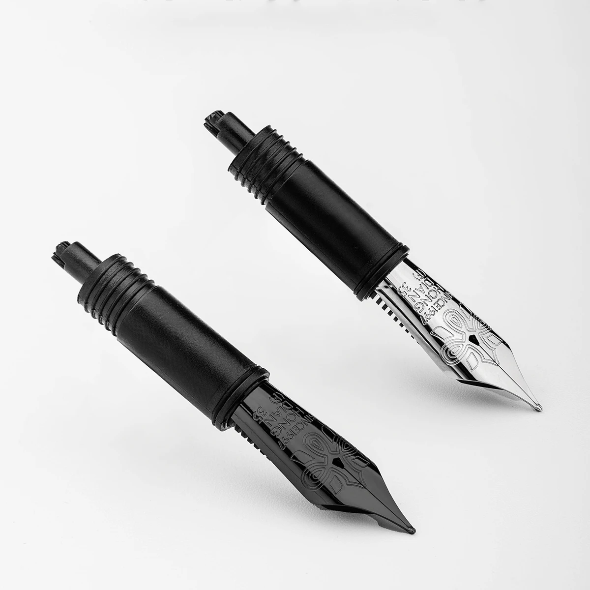 Silver Piston Hongdian 2/3PCS Fountain Pen EF/F/M Nib Set Grip Section For Hongdian N25/D5/N6/N7/N12 Writing Accessories
Silver Piston Hongdian 2/3PCS Fountain Pen EF/F/M Nib Set Grip Section For Hongdian N25/D5/N6/N7/N12 Writing Accessories