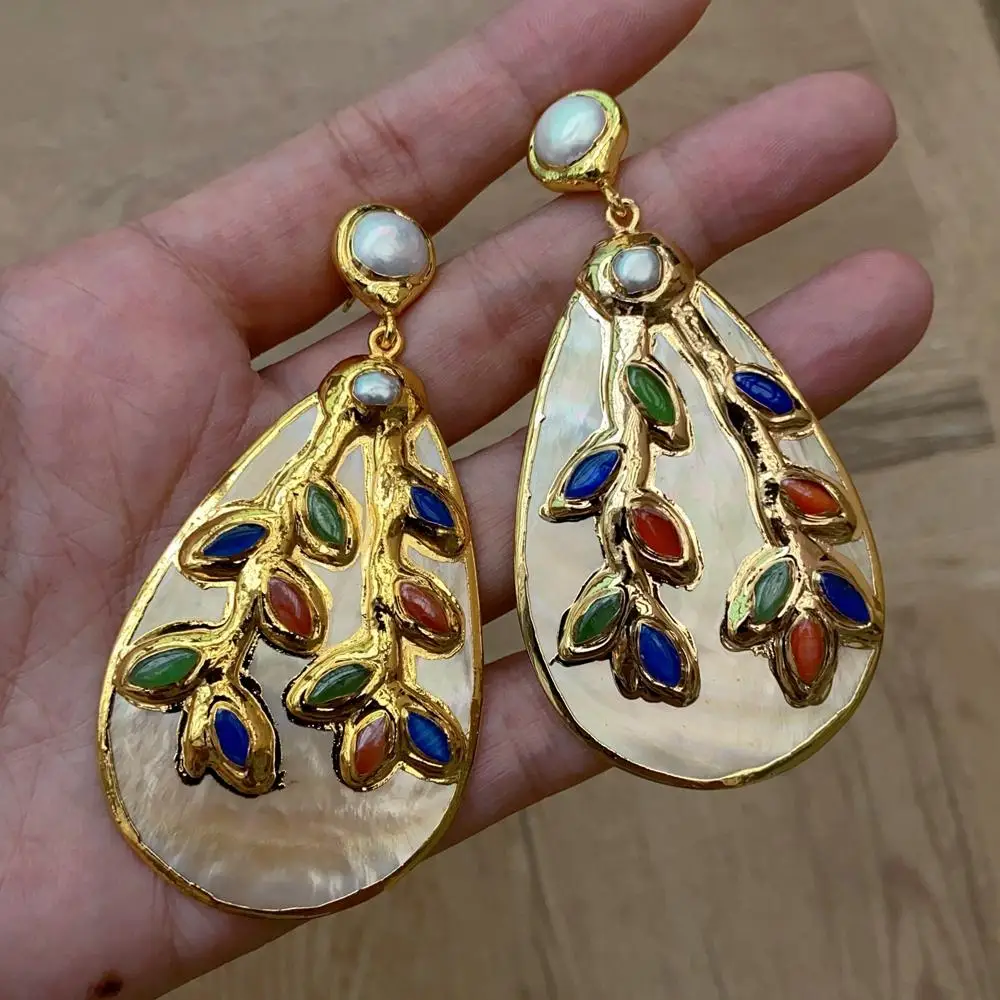 KKGEM 42x62mm Natural Multi Color Agate Pave Yellow Sea Shell Gold Plated Drop Earrings
KKGEM 42x62mm Natural Multi Color Agate Pave Yellow Sea Shell Gold Plated Drop Earrings