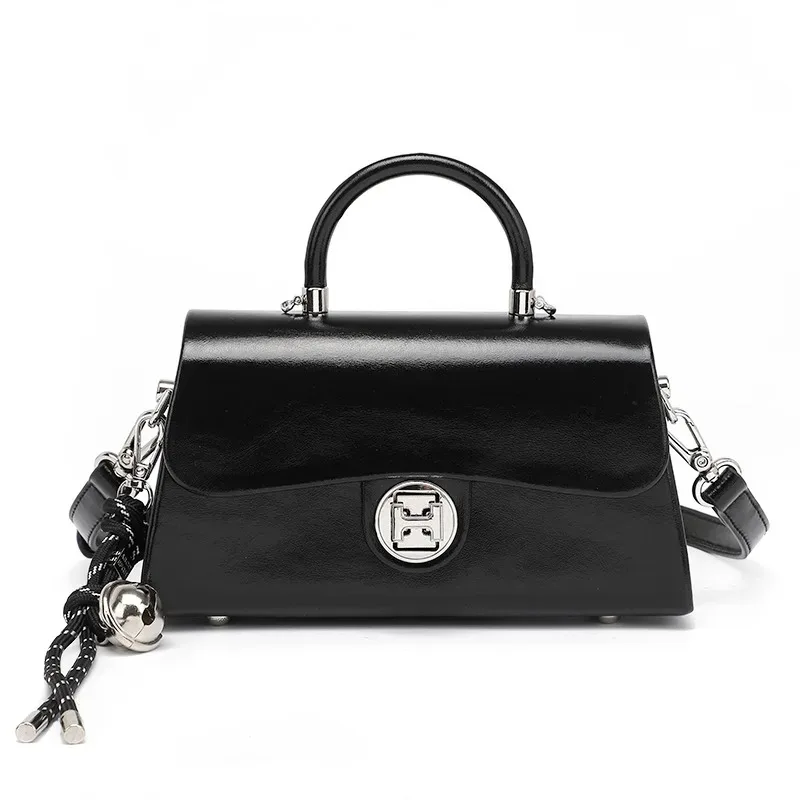 Stylish Fashionable Diaper Bag High End Business Leisure Leather Shoulder Bag Women Casual Commuter Purse Large Capacity
Stylish Fashionable Diaper Bag High End Business Leisure Leather Shoulder Bag Women Casual Commuter Purse Large Capacity