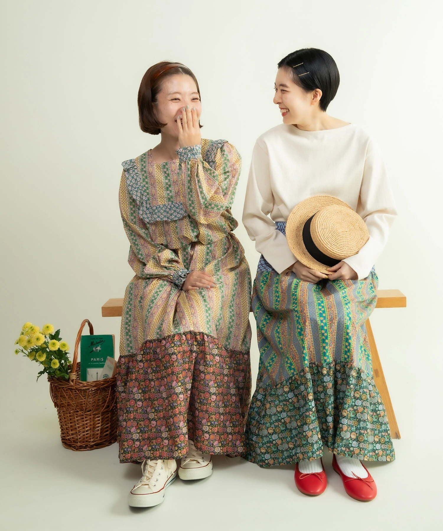 Retro Print Splicing Skirt Dress Child Woman Ethnic Style Loose Waist Long Sleeve Mid-Length A-Line Gown for Spring Autumn
Retro Print Splicing Skirt Dress Child Woman Ethnic Style Loose Waist Long Sleeve Mid-Length A-Line Gown for Spring Autumn
