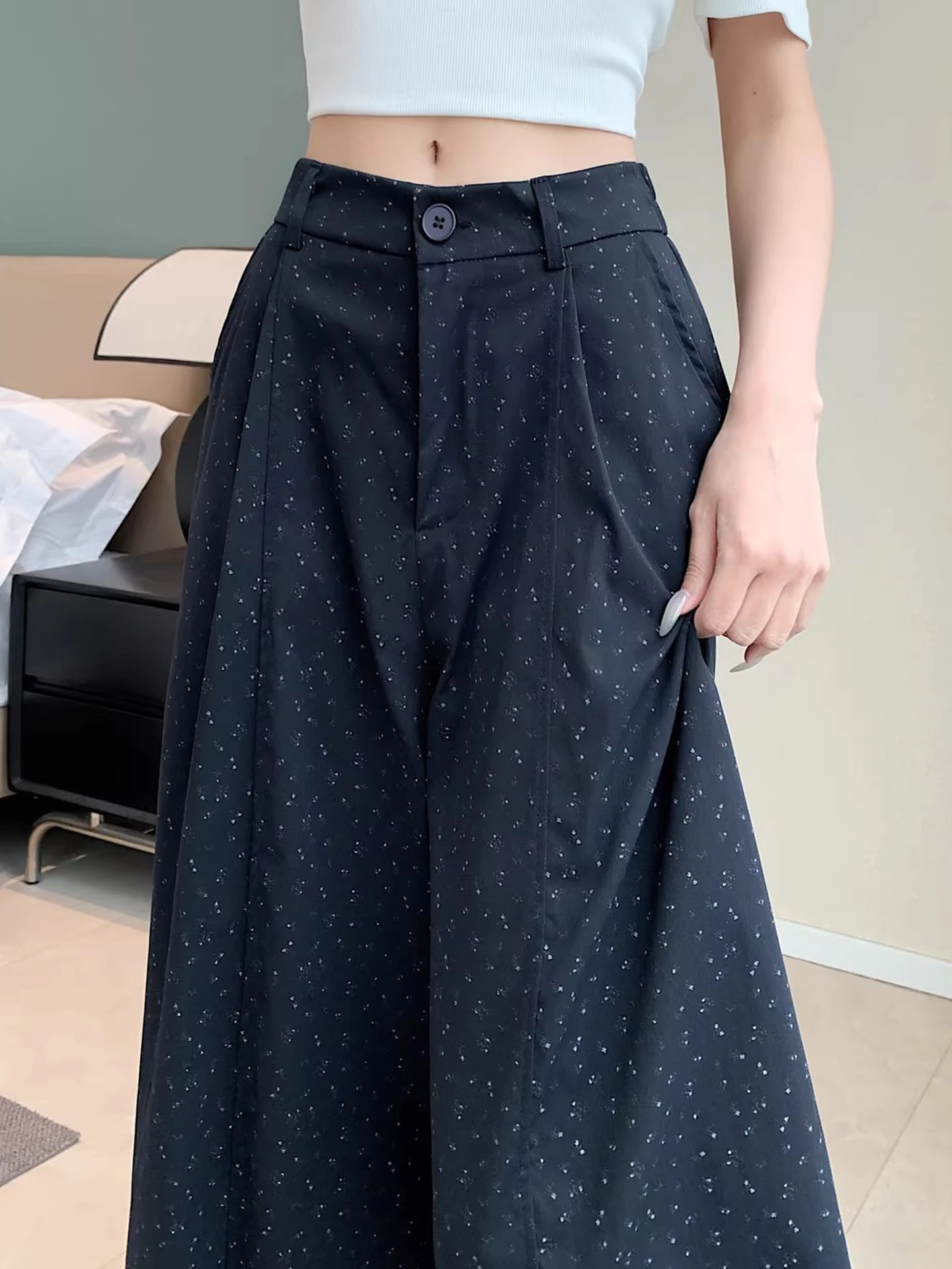 Retro Floral Suit Wide Leg Pants Women Summer Thin Small High Waist Slimming Drapey Nine Point Bend Knife Phoenix Tree Pants
Retro Floral Suit Wide Leg Pants Women Summer Thin Small High Waist Slimming Drapey Nine Point Bend Knife Phoenix Tree Pants