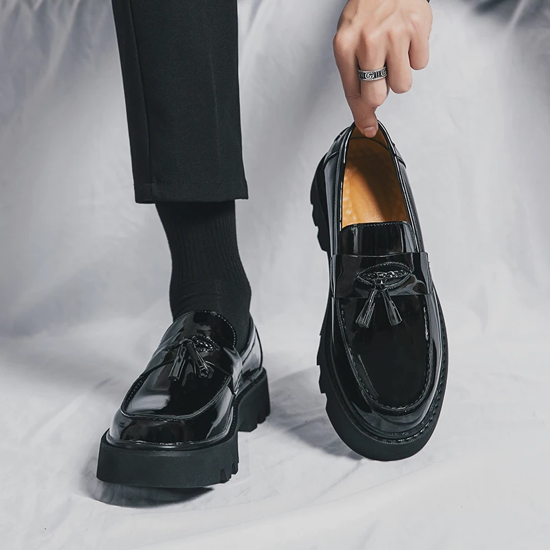 Men Shiny Leather Shoes Thick Sole Formal Shoes High Quality One Step Men Lefu Shoes Party Designer Wedding Shoes Size 38-46
Men Shiny Leather Shoes Thick Sole Formal Shoes High Quality One Step Men Lefu Shoes Party Designer Wedding Shoes Size 38-46