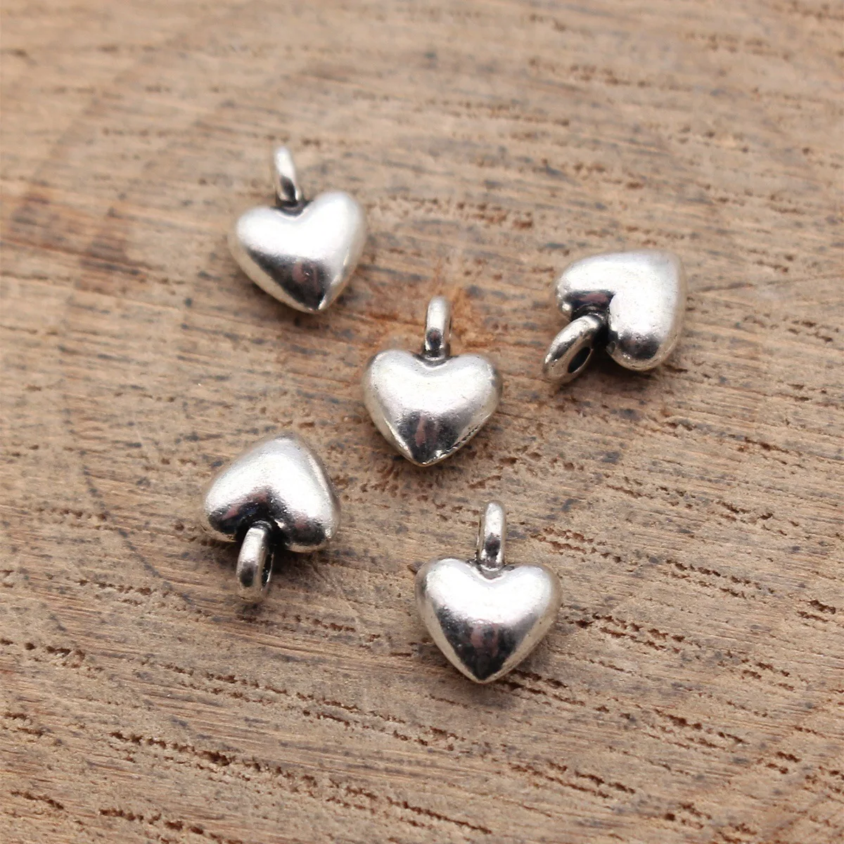 80 шт. 8,5x6,3x3,6 мм (0,33x0,25x0,14 дюйма) подвески-шармы в форме сердца цвета античного серебра, аксессуары для изготовления ювелирных изделий своими руками
80 шт. 8,5x6,3x3,6 мм (0,33x0,25x0,14 дюйма) подвески-шармы в форме сердца цвета античного серебра, аксессуары для изготовления ювелирных изделий своими руками