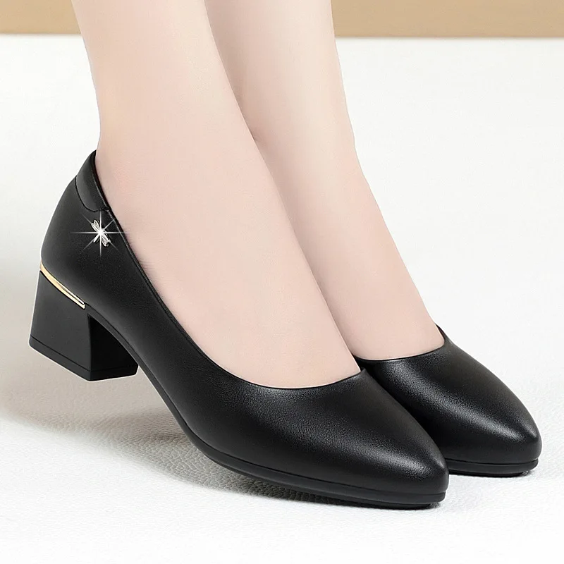 4cm All Match Breathable Pointed Toe Soft Leather Shoes Women Pumps 2026 Fall Black Slip on Office Work Mom Shoes Dress Hotel
4cm All Match Breathable Pointed Toe Soft Leather Shoes Women Pumps 2026 Fall Black Slip on Office Work Mom Shoes Dress Hotel