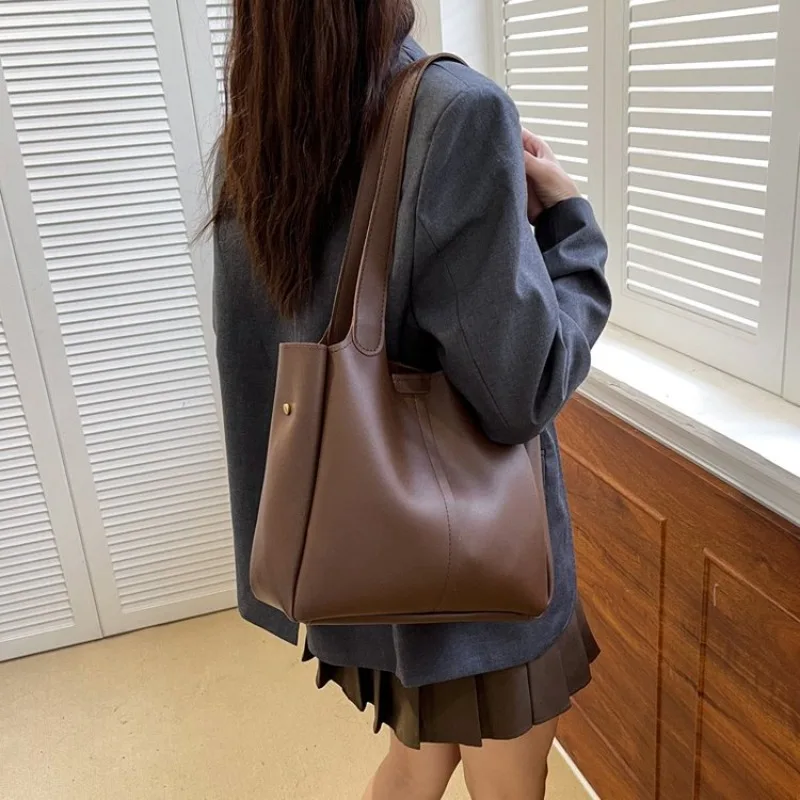 Letter Elegance Diaper Bag For Women Leather Crossbody Bag Luxury Vintage Tote Minimalist Designer Large Capacity Stylish
Letter Elegance Diaper Bag For Women Leather Crossbody Bag Luxury Vintage Tote Minimalist Designer Large Capacity Stylish