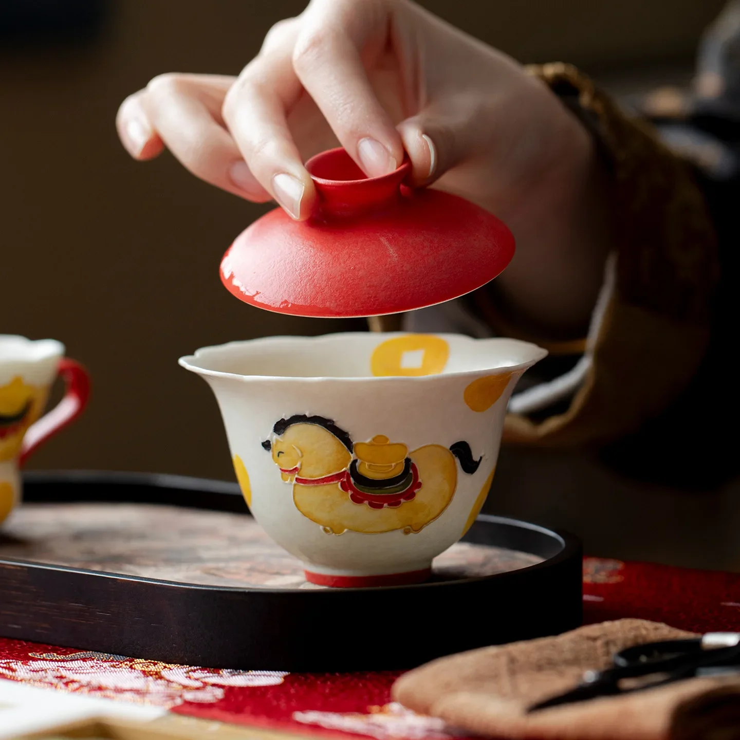 2 Style Cute Horse Gaiwan Porcelain Chinese Jingdezhen Small Tureen Teaware Set Tea Bowl Kung Fu Tea Chawan Tea Cups Lily Deng
2 Style Cute Horse Gaiwan Porcelain Chinese Jingdezhen Small Tureen Teaware Set Tea Bowl Kung Fu Tea Chawan Tea Cups Lily Deng
