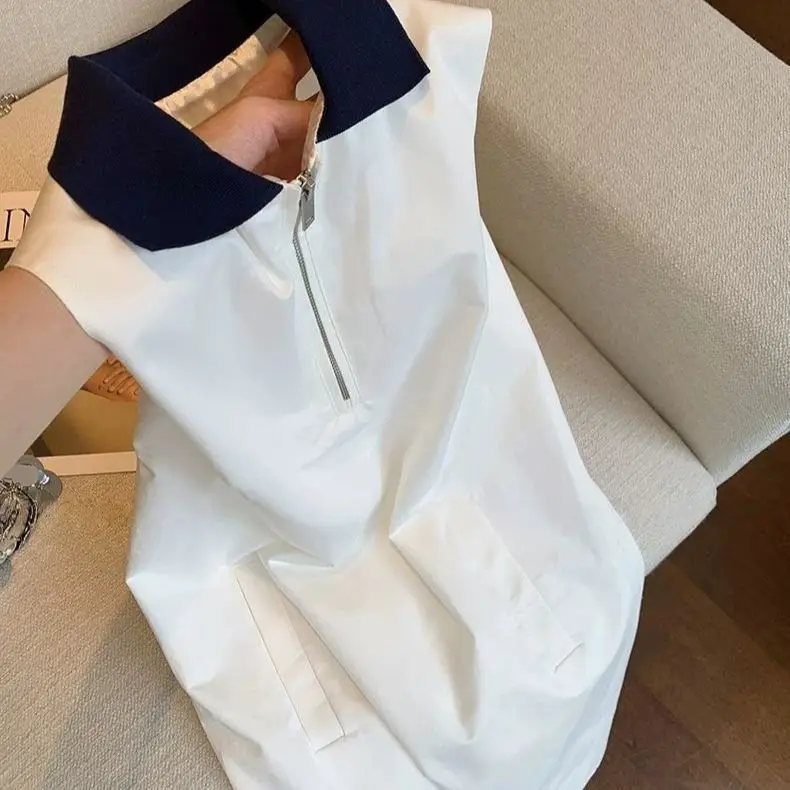 Simple contrasting color polo collar sleeveless dress for women, thin temperament, fashionable casual vest skirt
Simple contrasting color polo collar sleeveless dress for women, thin temperament, fashionable casual vest skirt