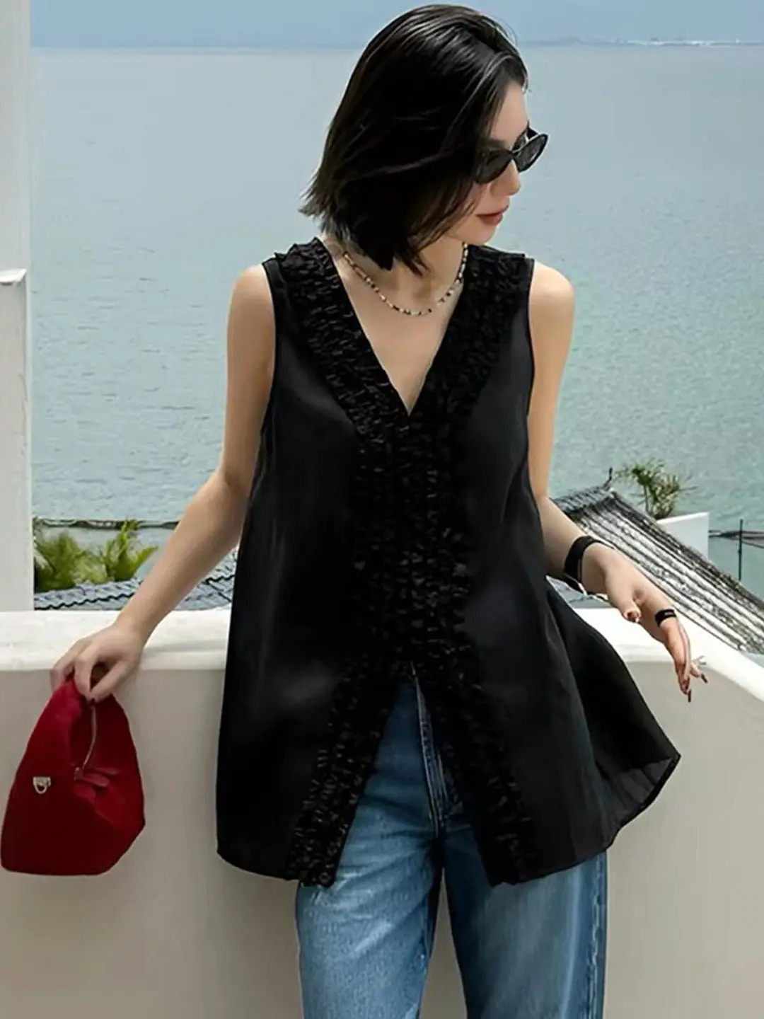 Elegant V-Neck Sleeveless Shirt Women's Fashion 2026 Summer Vacation Style Unique Beautiful Top Women's Clothing
Elegant V-Neck Sleeveless Shirt Women's Fashion 2026 Summer Vacation Style Unique Beautiful Top Women's Clothing
