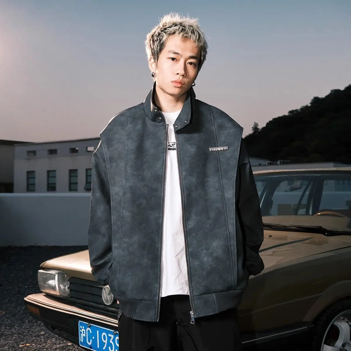 Fashionable Korean Niche Stand Up Collar Zipper Leather Jacket for Men and Women Trendy Brand Spring Autumn Street Y2K Jacket
Fashionable Korean Niche Stand Up Collar Zipper Leather Jacket for Men and Women Trendy Brand Spring Autumn Street Y2K Jacket
