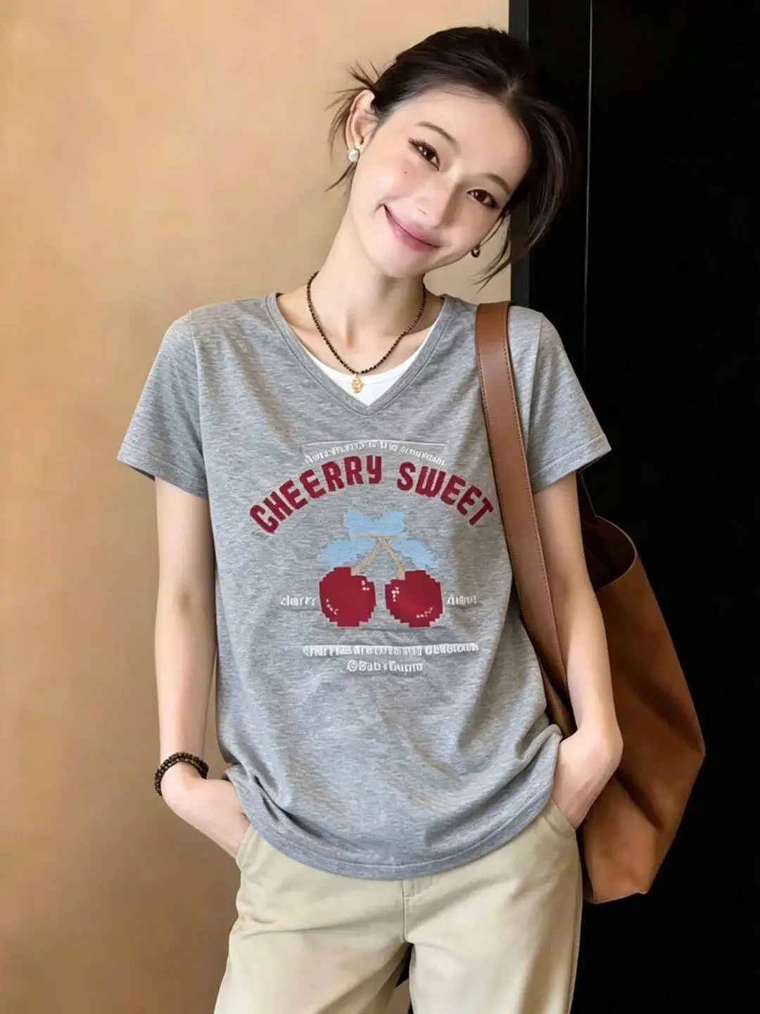 Women's Casual Loose Fit Short Sleeve Print T-Shirt Splice Design Fashionable Ageless Top Breathable Comfortable Summer Wear
Women's Casual Loose Fit Short Sleeve Print T-Shirt Splice Design Fashionable Ageless Top Breathable Comfortable Summer Wear